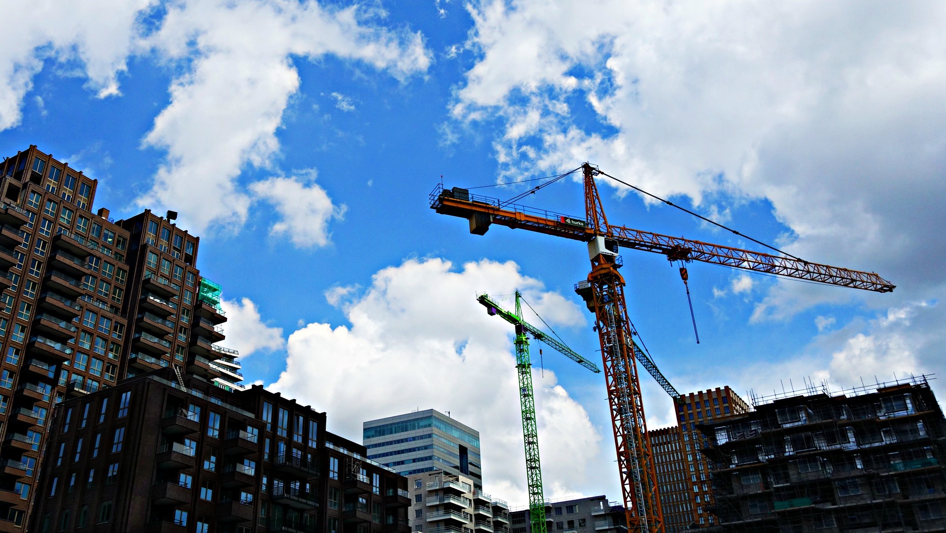 skyscraper-1481626_1920.jpg